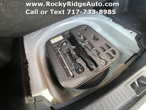 Used 2022 Toyota Corolla LE image 25