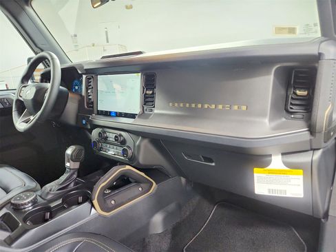 New 2025 Ford Bronco Badlands image 39