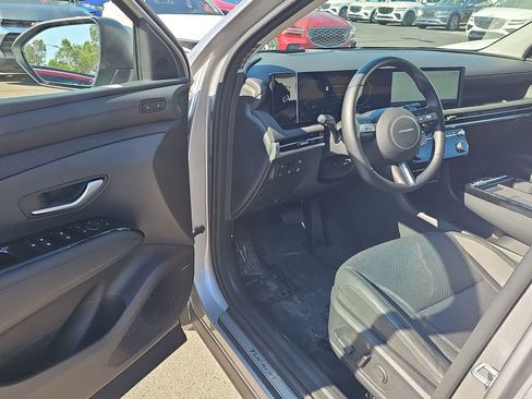 Used 2025 Hyundai Tucson Limited AWD/4WD image 10