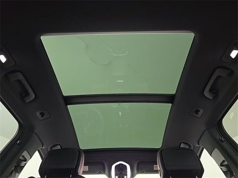 New 2026 Porsche Macan image 14