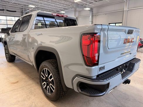 Used 2025 GMC Sierra 1500 AT4 w/ Technology Package AWD/4WD image 5