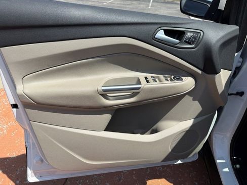 Used 2019 Ford Escape Titanium FWD image 9