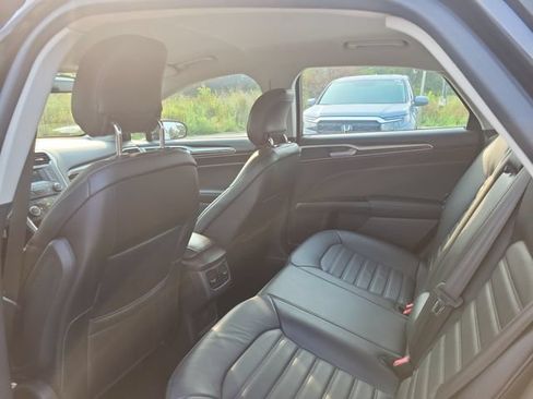 Used 2013 Ford Fusion SE FWD image 10