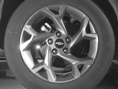Used 2025 Chevrolet Trax LT FWD image 15