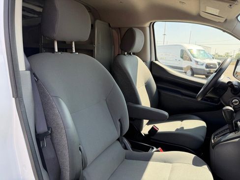 Used 2019 Nissan NV200 S image 28