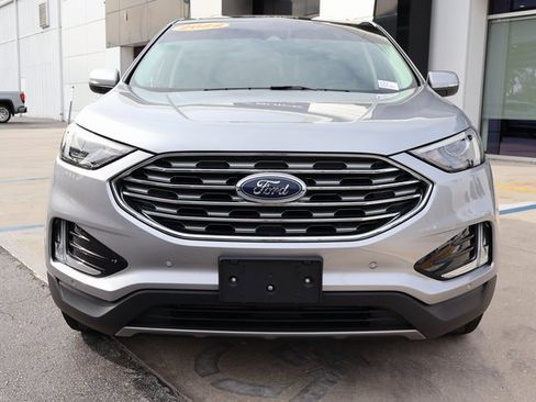 Used 2022 Ford Edge Titanium image 2
