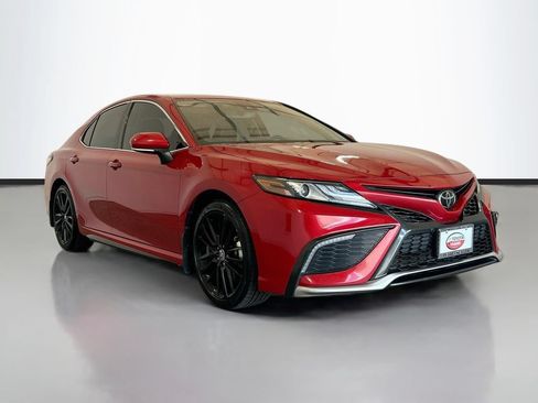 Used 2024 Toyota Camry XSE FWD image 3