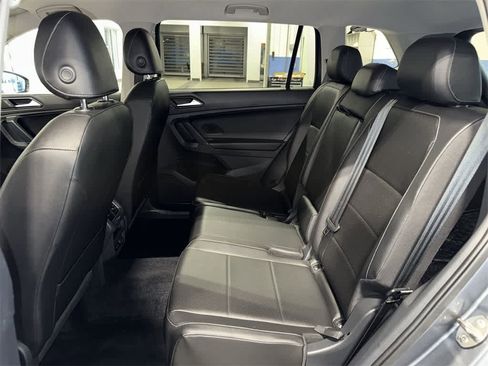 Used 2018 Volkswagen Tiguan SEL image 16
