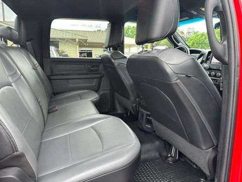 Used 2022 RAM 2500 Tradesman w/ Chrome Appearance Group AWD/4WD image 14
