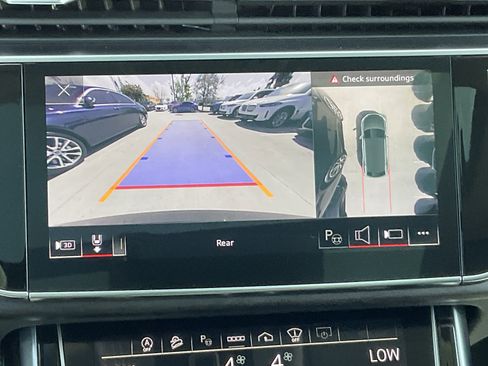 Used 2023 Audi Q8 Prestige image 16