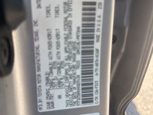 Used 2017 Toyota Tacoma TRD Sport w/ Premium & Technology Package image 12