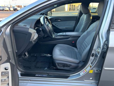 Certified 2019 Toyota Avalon Touring image 11