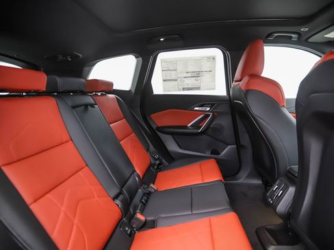 Used 2025 BMW X1 xDrive28i w/ Technology Package image 27