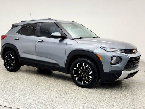 Used 2021 Chevrolet TrailBlazer LT image 3