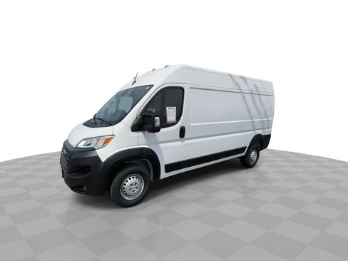 Used 2024 RAM ProMaster 2500 w/ Convenience Group FWD image 4