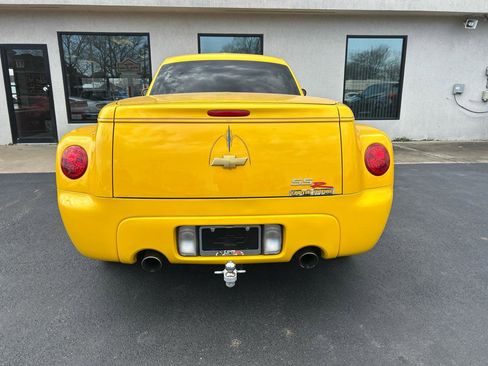 Used 2004 Chevrolet SSR Reg Cab 116.0 WB LS w/ Preferred Equipment Group image 6
