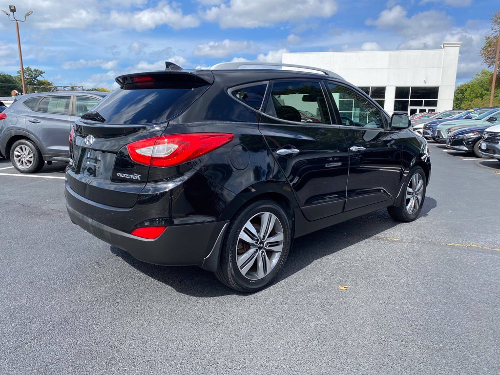 Used 2015 Hyundai Tucson Limited w/ Option Group 03 AWD/4WD image 3