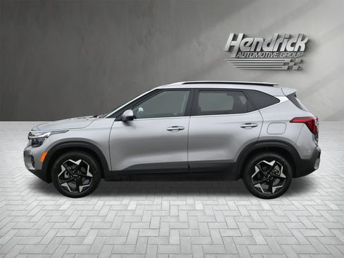Used 2025 Kia Seltos EX image 9