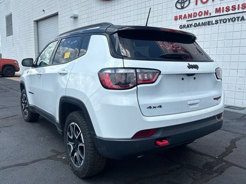 Used 2024 Jeep Compass Trailhawk AWD/4WD image 6
