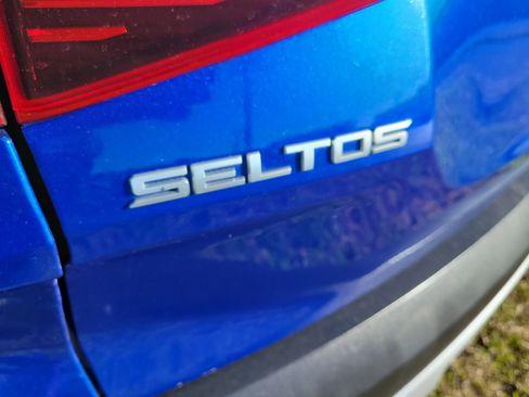 Used 2023 Kia Seltos S w/ Navigation Package image 11