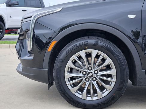 Used 2024 Cadillac XT4 Premium Luxury w/ Cold Weather Package FWD image 11