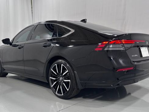 Used 2024 Honda Accord Touring image 8