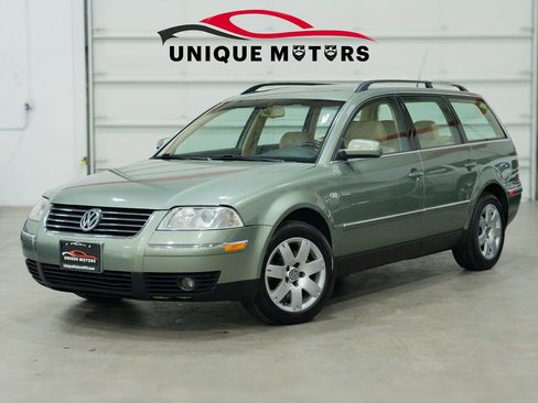 Used 2002 Volkswagen Passat GLX image 1
