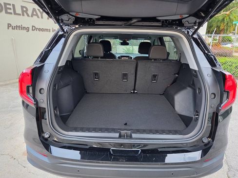 Used 2024 GMC Terrain SLE FWD image 15