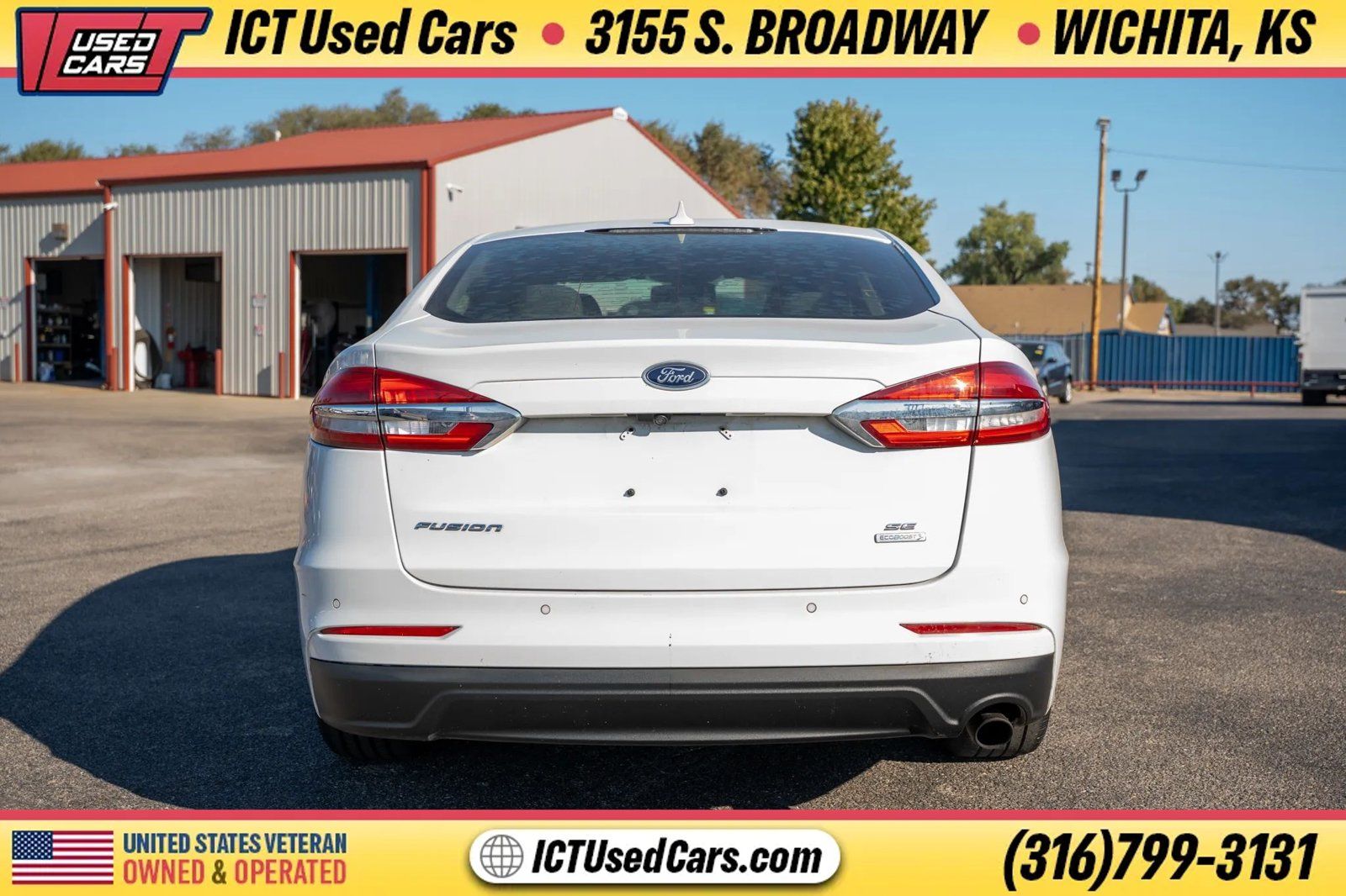 Used 2019 Ford Fusion SE FWD image 4