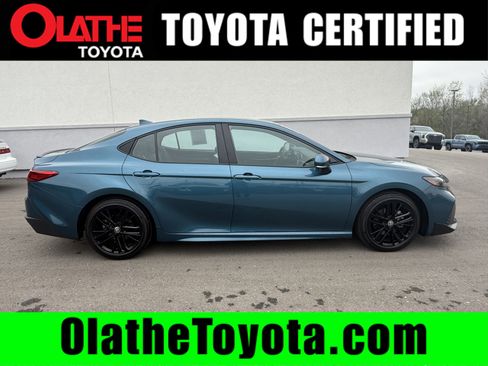 Certified 2025 Toyota Camry SE w/ Convenience Package image 1