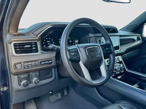Used 2023 GMC Yukon Denali RWD image 9