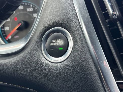 Used 2023 Chevrolet Traverse LT AWD/4WD image 21