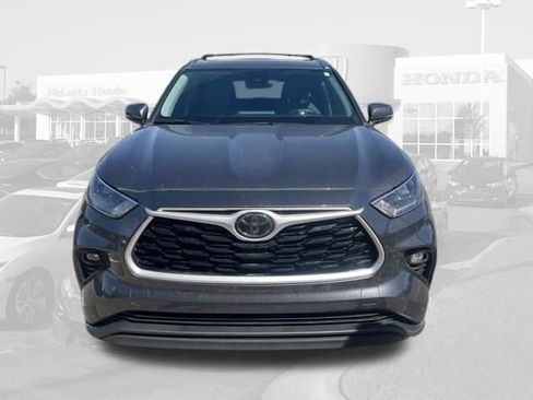 Used 2020 Toyota Highlander XLE image 10