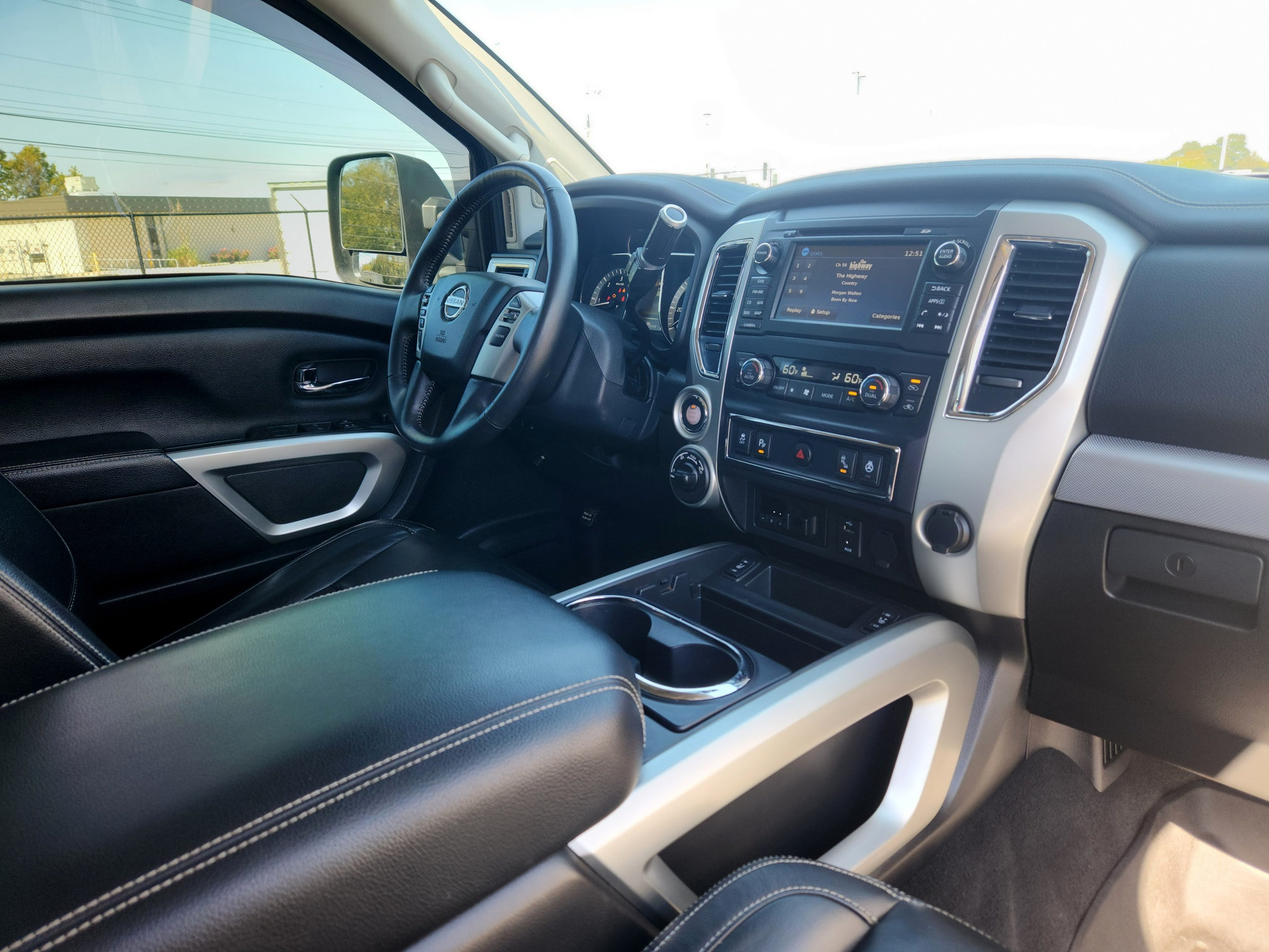 Used 2018 Nissan Titan PRO-4X w/ Pro-4x Convenience Package AWD/4WD image 37