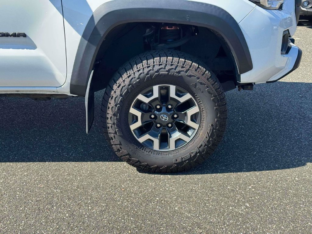 Used 2021 Toyota Tacoma TRD Off-Road AWD/4WD image 9