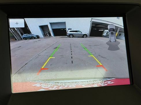 Used 2020 Ford Edge SEL w/ Cold Weather Package FWD image 7