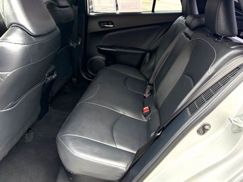 Used 2022 Toyota Prius Prime XLE image 30