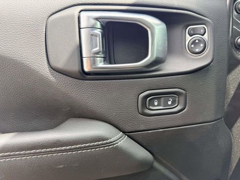 Used 2023 Jeep Wrangler Unlimited Sahara w/ Cold Weather Group image 13