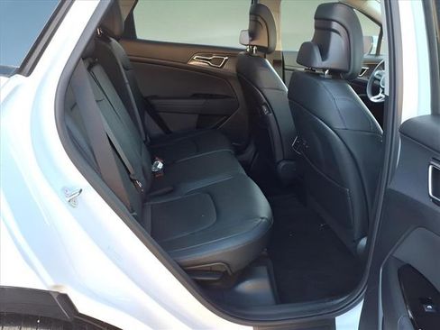 Used 2025 Kia Sportage SX image 14