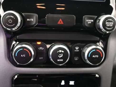 Used 2022 RAM 1500 Big Horn AWD/4WD image 23