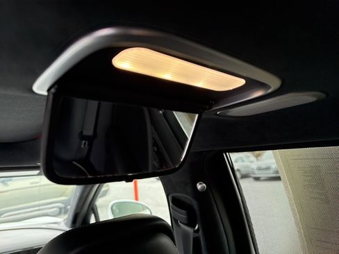 Used 2025 Genesis G90 3.5T image 34