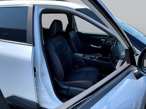 Certified 2026 Nissan Rogue SV AWD/4WD image 31