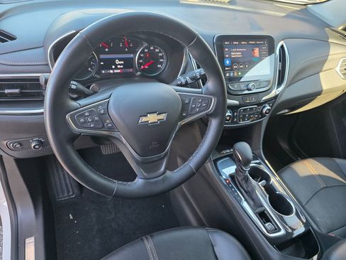 Used 2023 Chevrolet Equinox Premier image 15