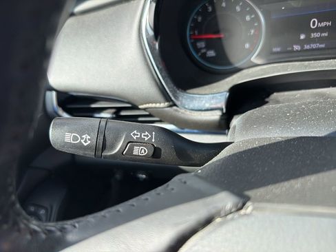 Used 2022 Chevrolet Traverse LT image 19