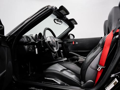 Used 2011 Porsche Boxster Spyder RWD image 17