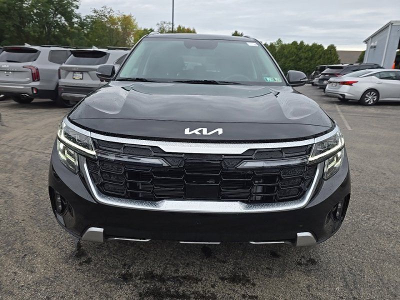 Used 2024 Kia Seltos SX w/ SX Sunroof Package AWD/4WD image 2