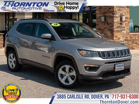 Used 2019 Jeep Compass Latitude w/ Cold Weather Group AWD/4WD image 1