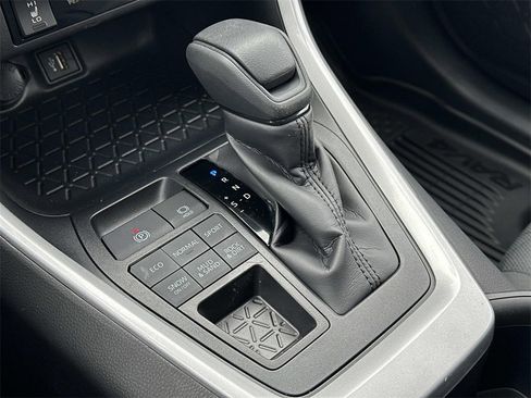 New 2025 Toyota RAV4 XLE image 31