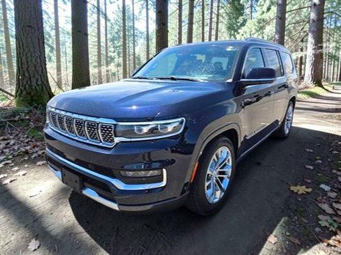 Certified 2022 Jeep Grand Wagoneer Series II AWD/4WD image 2