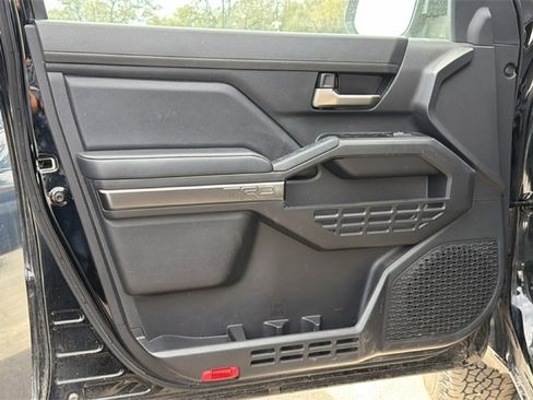 Used 2025 Toyota Tacoma TRD Off-Road image 9